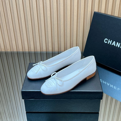CHANEL 25S BALLET FLATS 20MM IN WHITE CALFSKIN WITH BOW