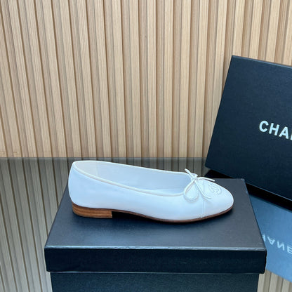 CHANEL 25S BALLET FLATS 20MM IN WHITE CALFSKIN WITH BOW