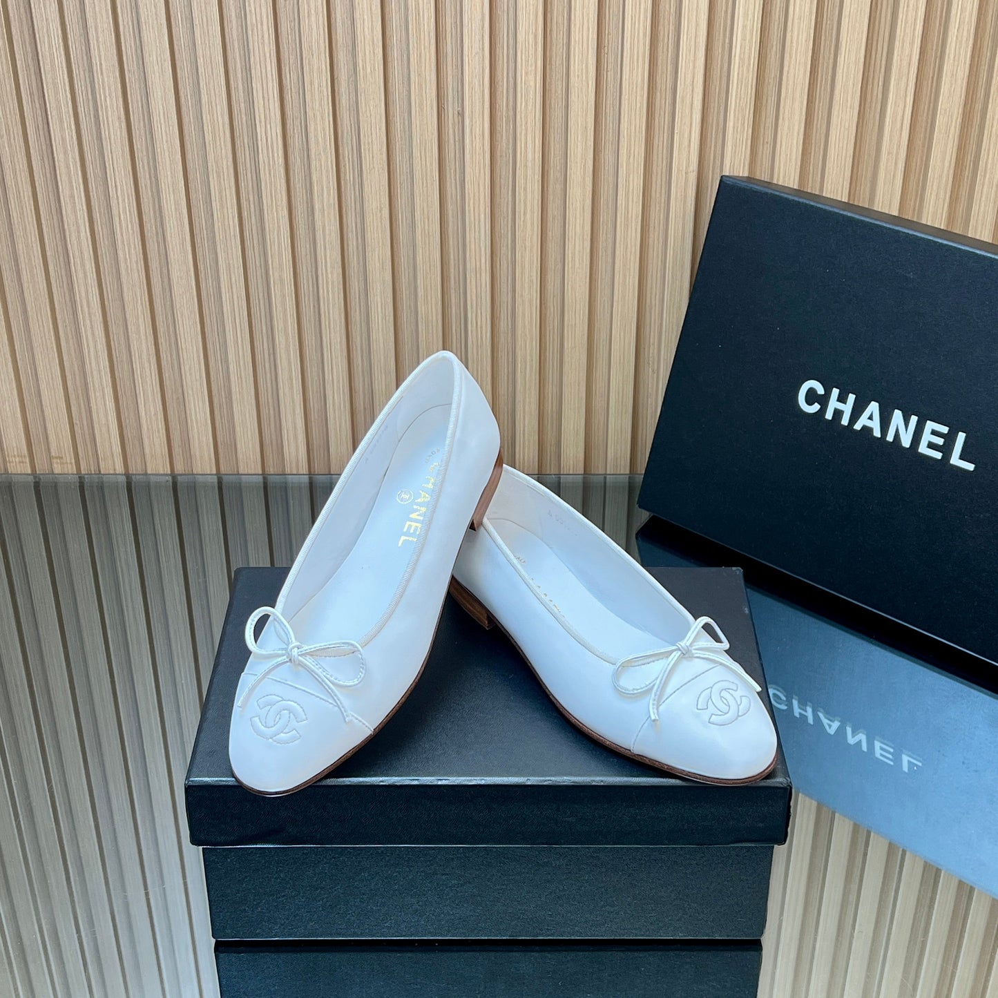 CHANEL 25S BALLET FLATS 20MM IN WHITE CALFSKIN WITH BOW