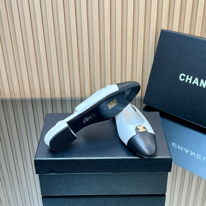 CHANEL 25S SLINGBACK FLATS IN WHITE CALFSKIN GOLD HARDWRE