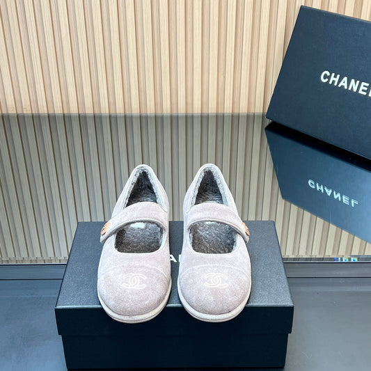 CHANEL 25S FURRY MARY JANE SHOES IN LIGHT PURPLE SUEDE