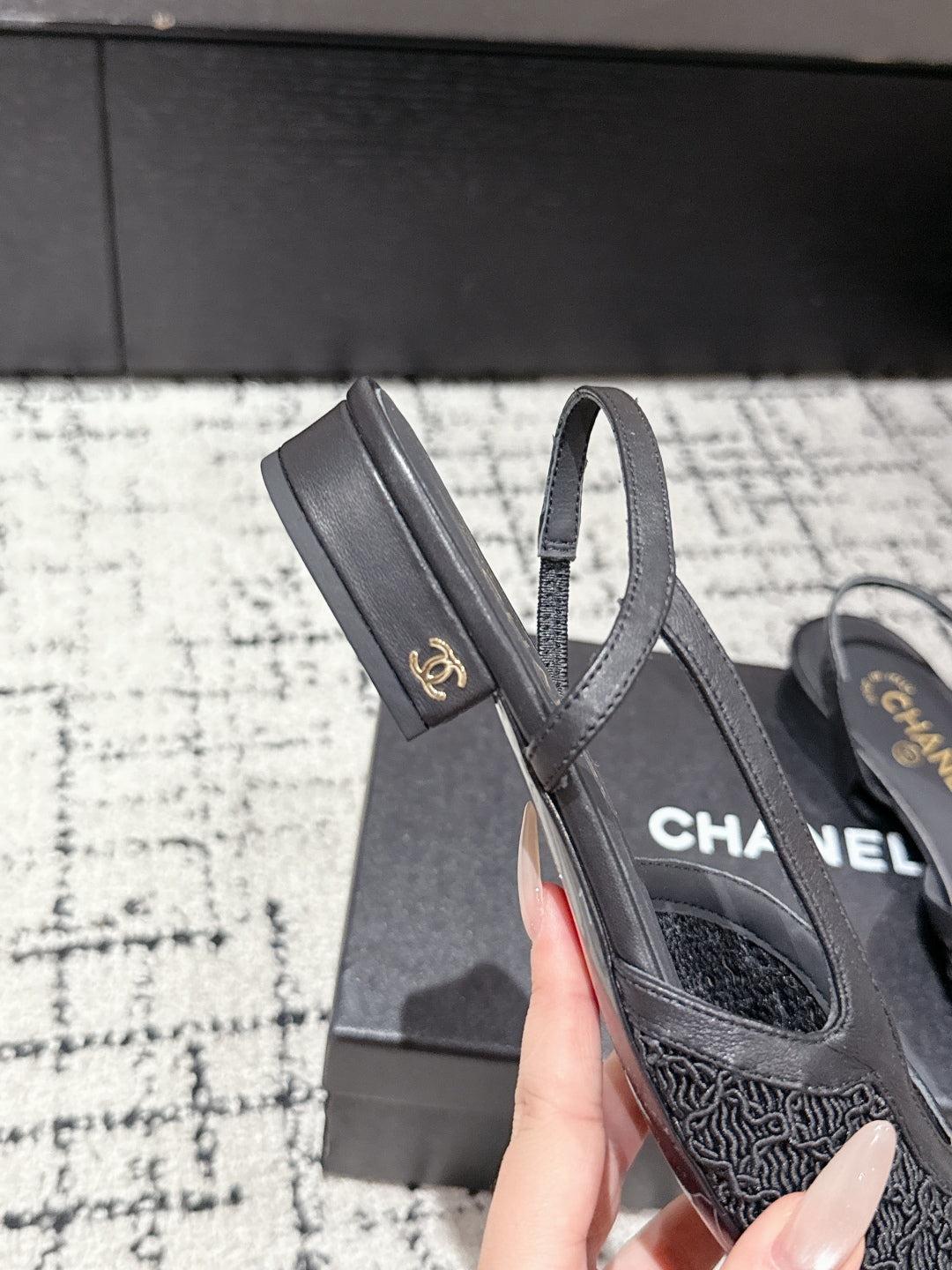 SLINGBACK 25S IN BLACK FABRIC