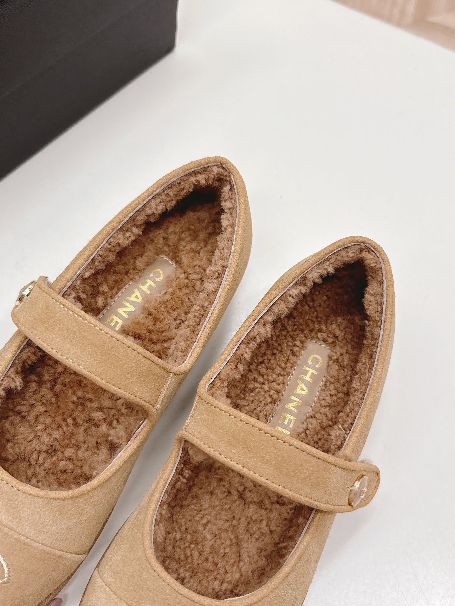 CHANEL FLAT MARY JANE SHOES 25S IN WARM BEIGE VELVET