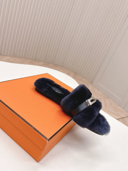 HM 25S ORAN SANDAL IN CHARCOAL NAVY SHEARLING WITH SILVER HARDWARE