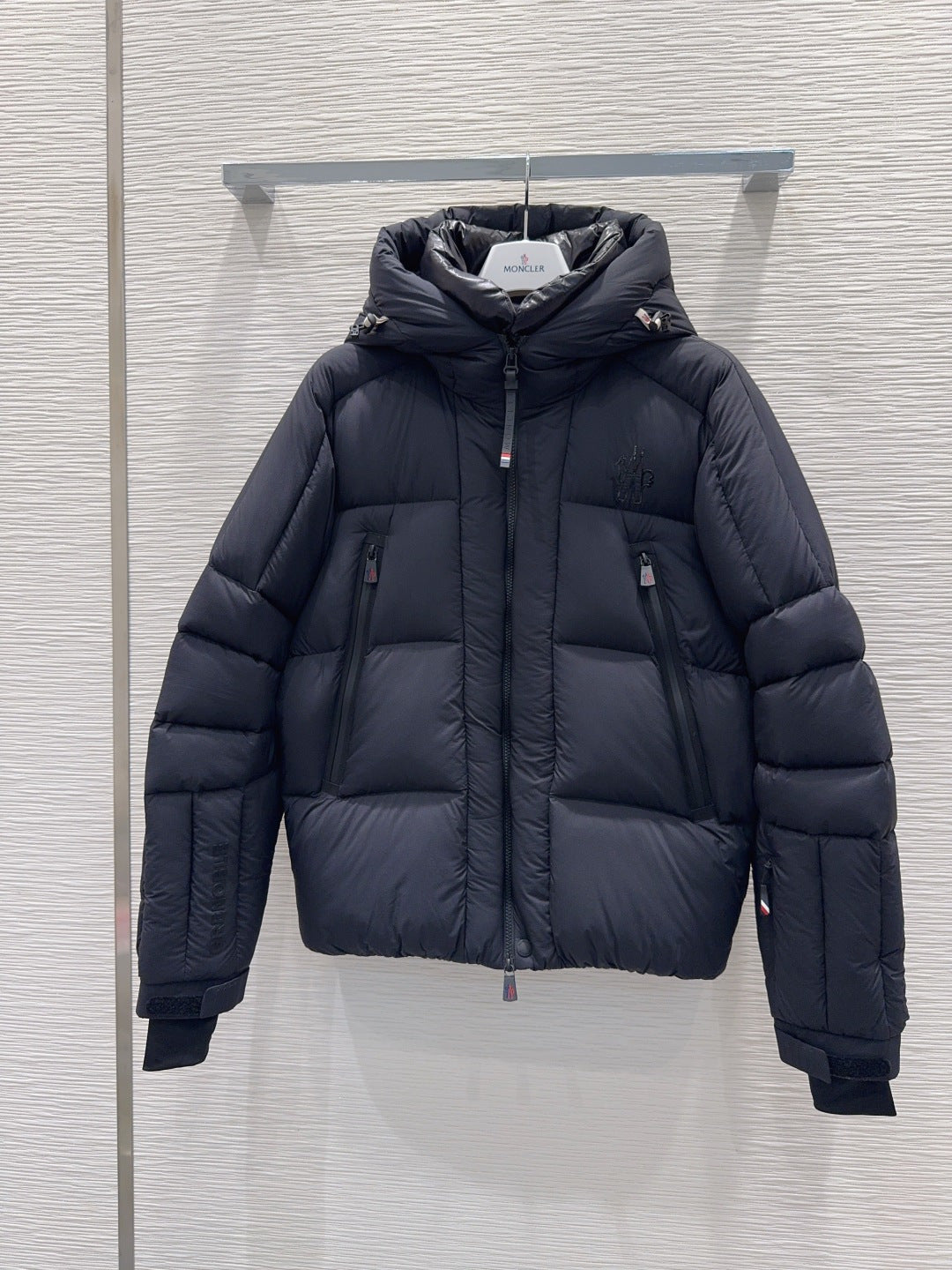 Moncler Style Women’s Hooded Down Jacket – Style 333
