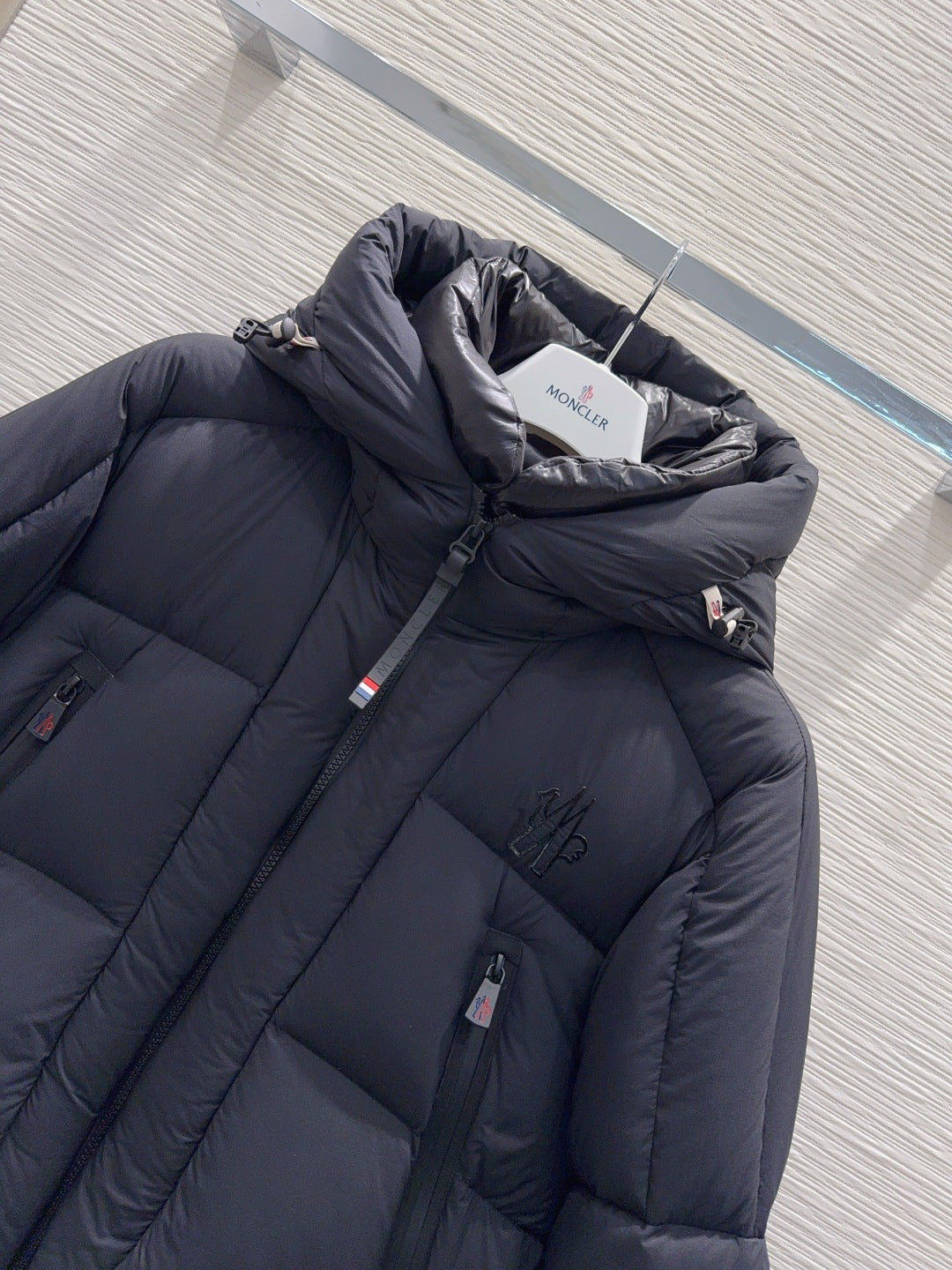 Moncler Style Women’s Hooded Down Jacket – Style 333