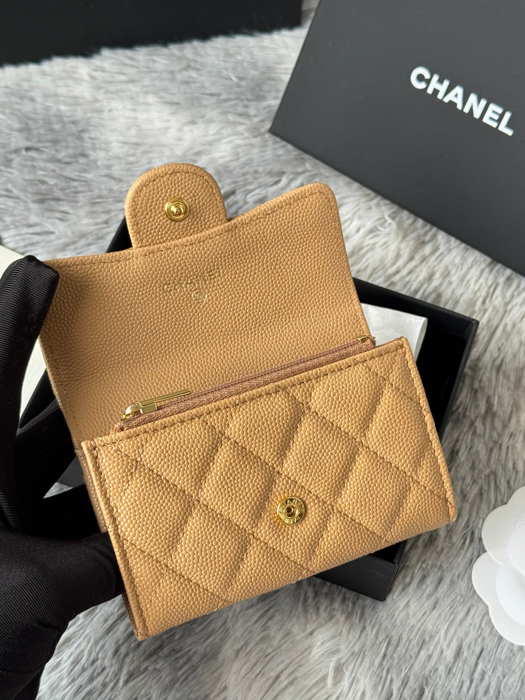CHANEL 25S CLASSIC FLAP CARD HOLDER 11 IN GOLDEN CARAMEL CAVIAR GOLD HARDWARE