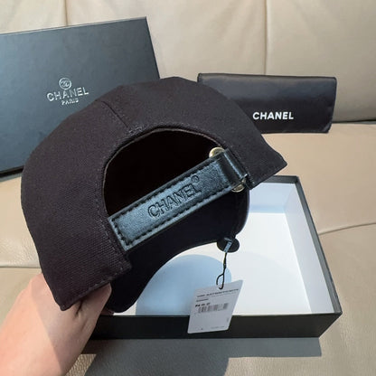 BASEBALL HAT IN BLACK DOUBLE C EMBROIDERED 674174