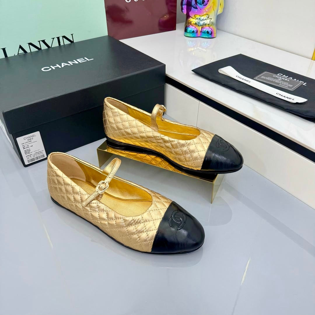 CC MARY JANE FLAT 25S IN GOLD LAMBSKIN EMBOSSED LOGO