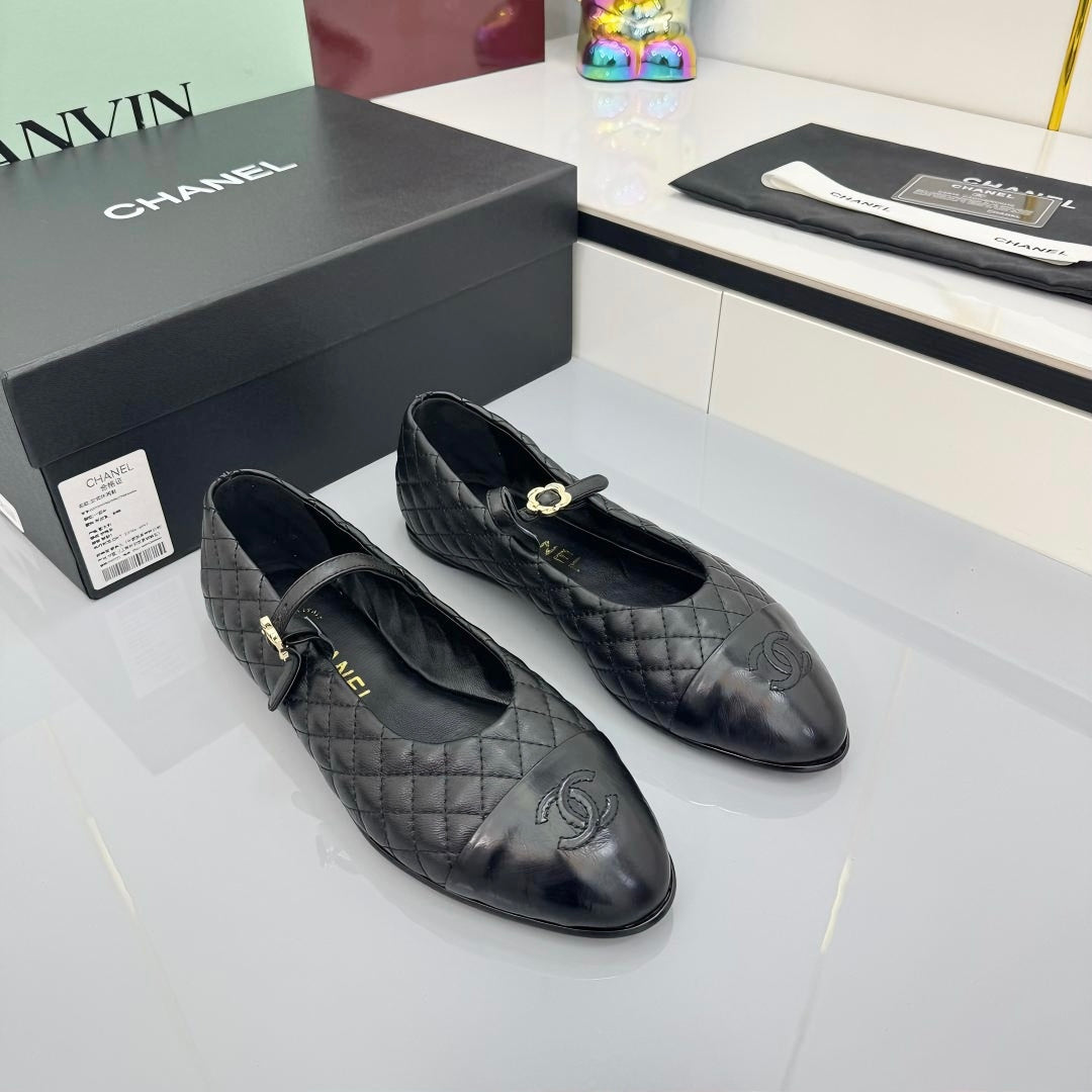 CC MARY JANE FLAT 25S IN BLACK LAMBSKIN EMBOSSED LOGO