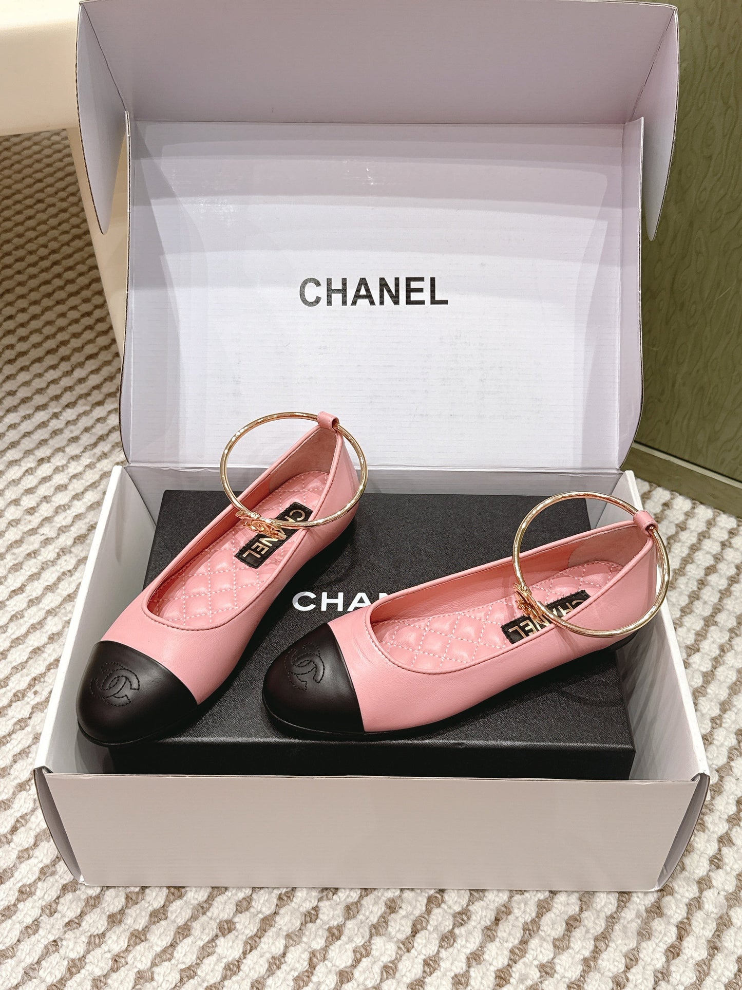 CHANEL 25S BALLERINA SHOES IN PINK AND BLACK CALFSKIN GOLD HARDWARE