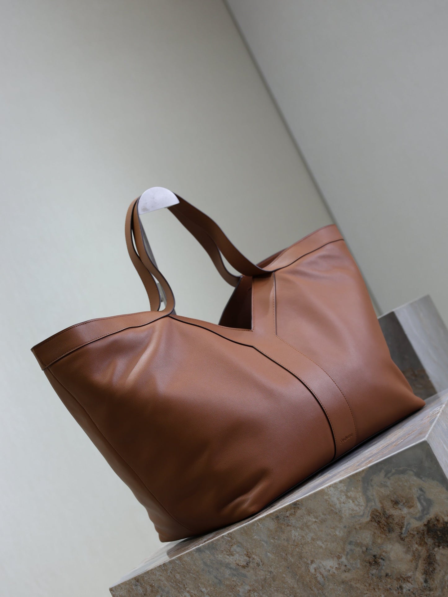 YSL 25S Y TOTE 50 IN CARAMEL CALFSKIN GOLD HARDWARE