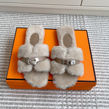 HM 25S ECLAIR SANDAL IN PALE BEIGE GRAY SHEARLING WITH SILVER HARDWARE