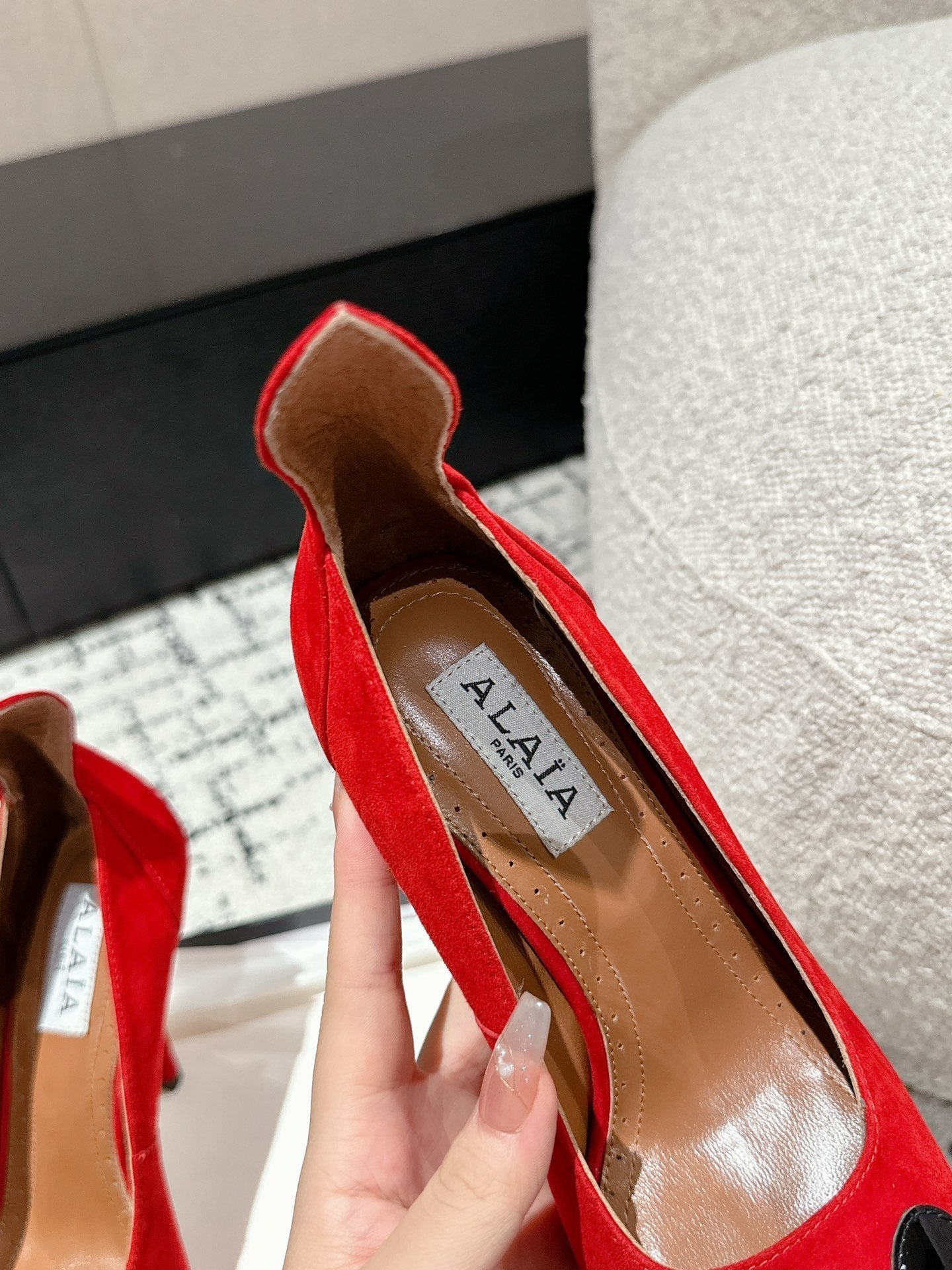 ALAIA HIGH PUMPS 10CM IN CHERRY RED SUEDE MIX BLACK CALFSKIN