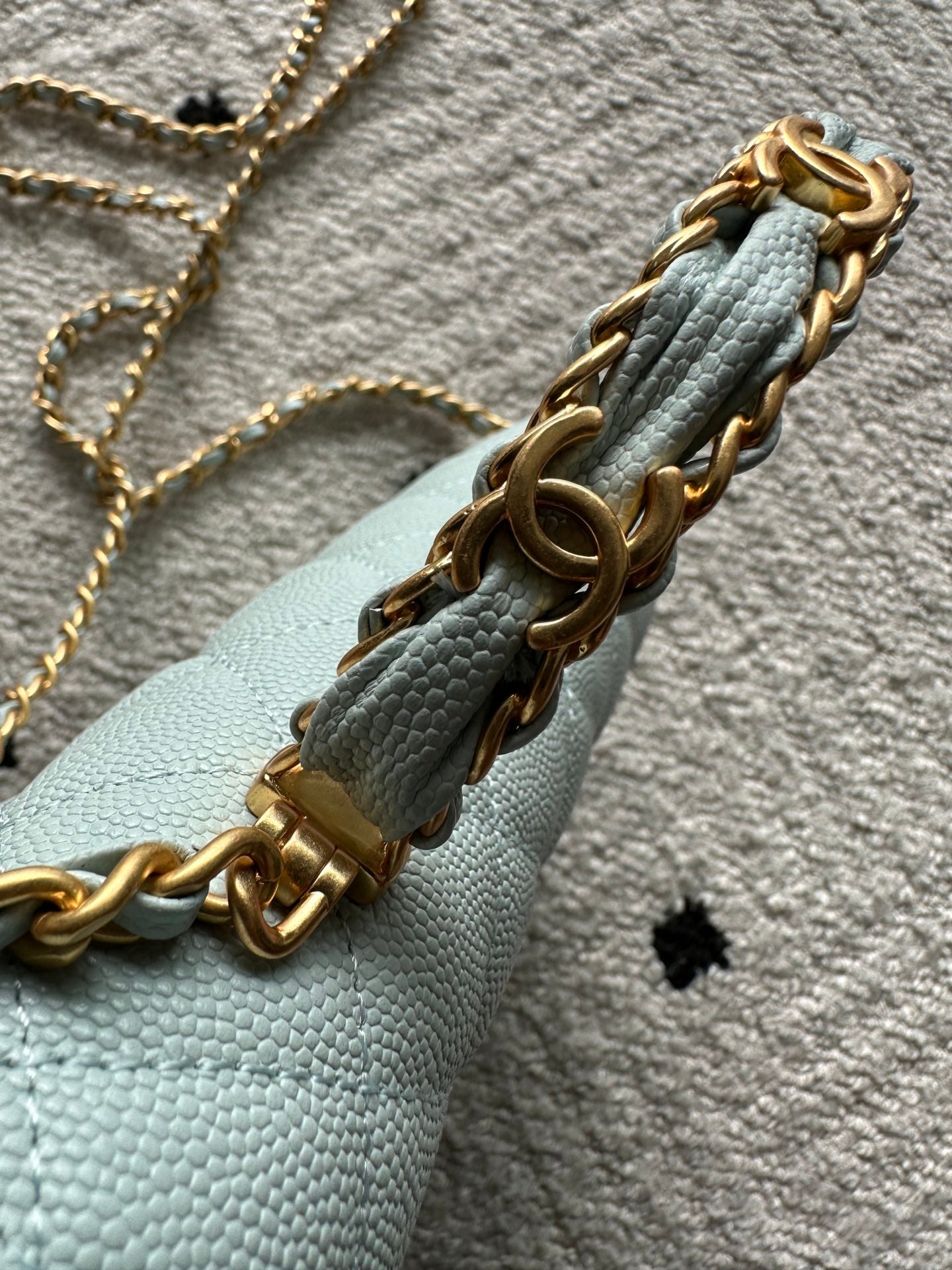 CHANEL 25S CLASSIC WALLET ON CHAIN 19 IN MINT GREEN PASTEL LAMBSKIN WITH GOLD HARDWARE