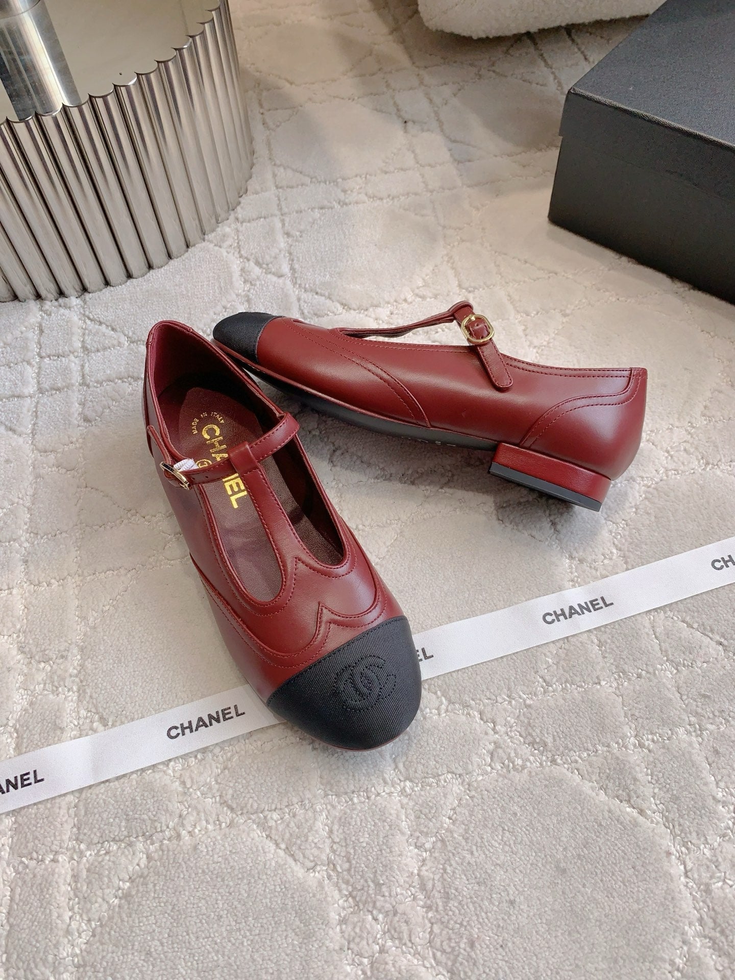 CHANEL 25S MARY JANE IN BLACK AND ROSEWOOD CALFSKIN GOLD HARDWARE