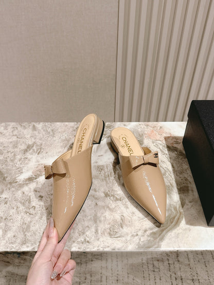 CC FLAT MULES 25S IN BEIGE PATENT LEATHER