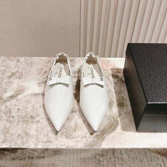 CC FLATS 25S IN WHITE PATENT LEATHER