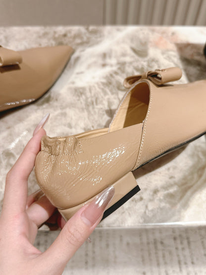 CC FLATS 25S IN BEIGE PATENT LEATHER