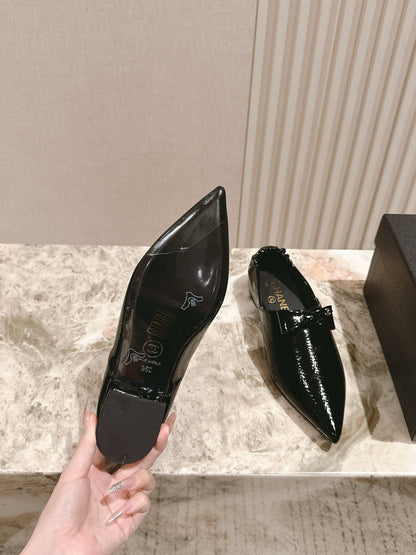 CC FLATS 25S IN BLACK PATENT LEATHER