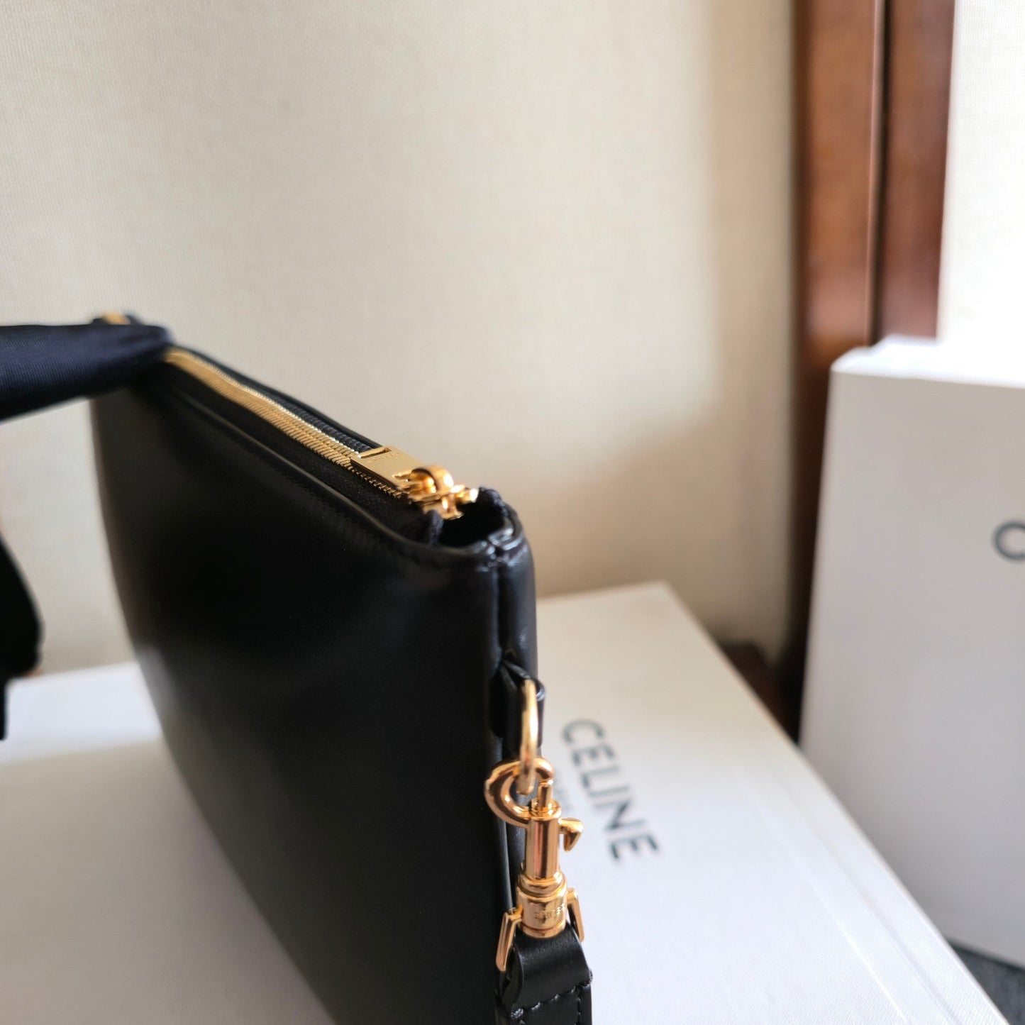 CELINE 25S HANDBAG 24MM IN BLACK GLOSSY CALFSKIN