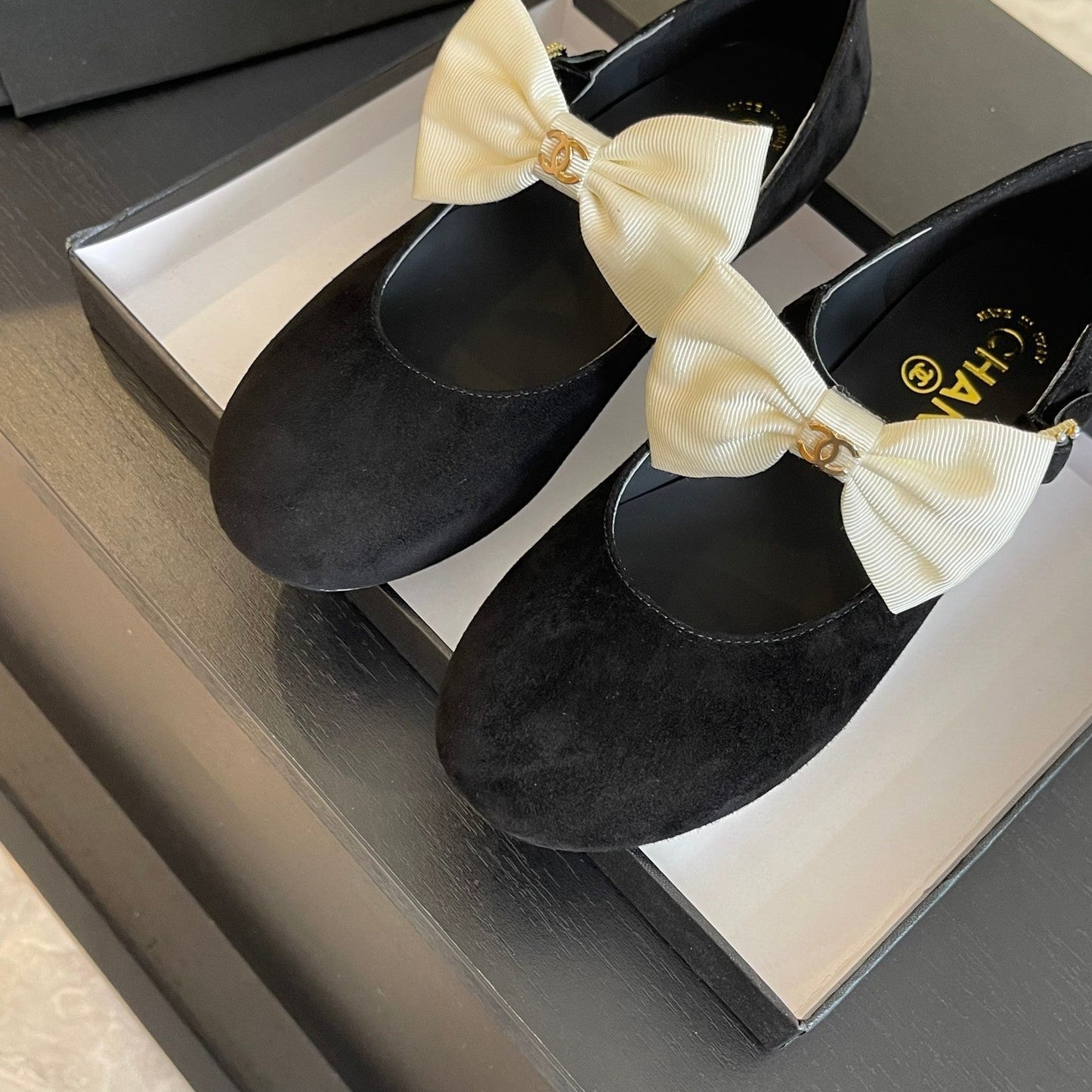 BALLET FLAT BLACK SUEDE LAMBSKIN WITH WHITE BOW