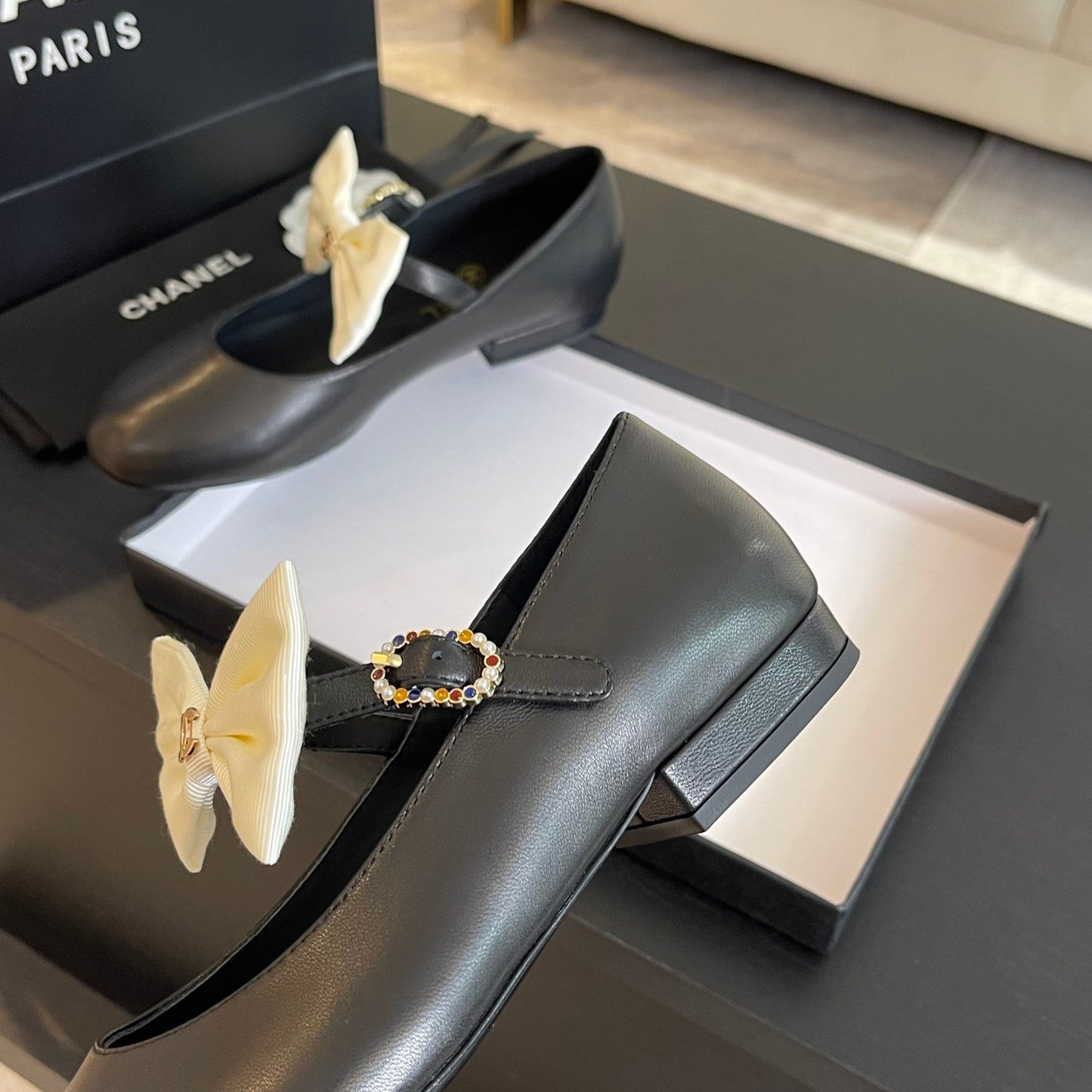 BALLET FLAT BLACK LAMBSKIN WITH WHITE BOW