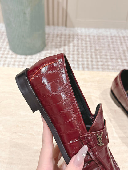 YSL 25S SAINT LAURENT LOAFERS IN DARK RED GLOSSY CALFSKIN WITH SMALL LOGO