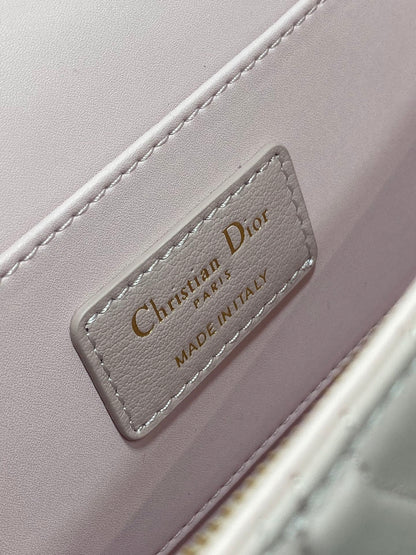 FLAP BAG 18 PALE PINK QUILTED ALLOVER CALFSKIN