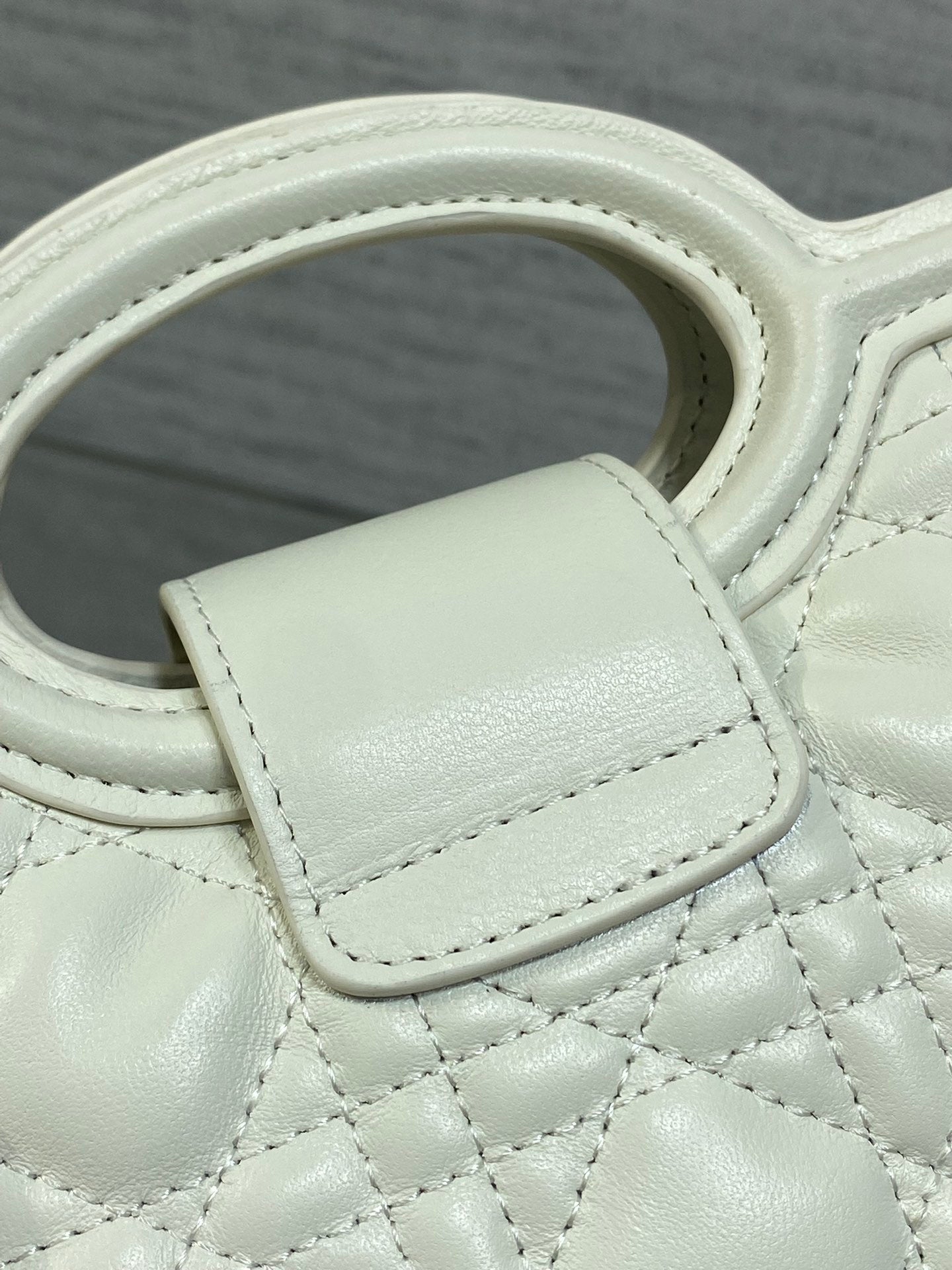 DIOR 25S JOLIE TOP HANDLE MINI BAG 18 IN WHITE CALFSKIN GOLD HARDWARE