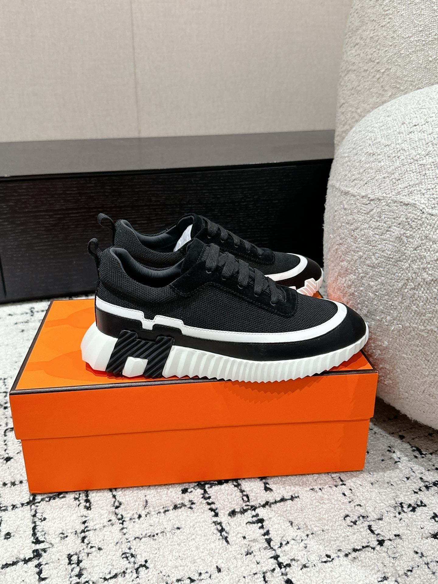 BOUNCING SNEAKER IN BLACK MIX WHITE CALFSKIN AND FABRIC