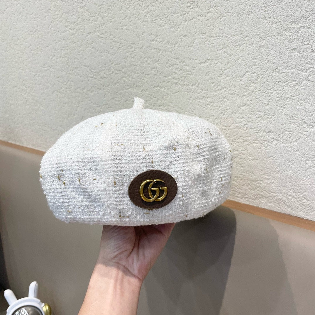 BERRET HAT IN WHITE TWEED 394273