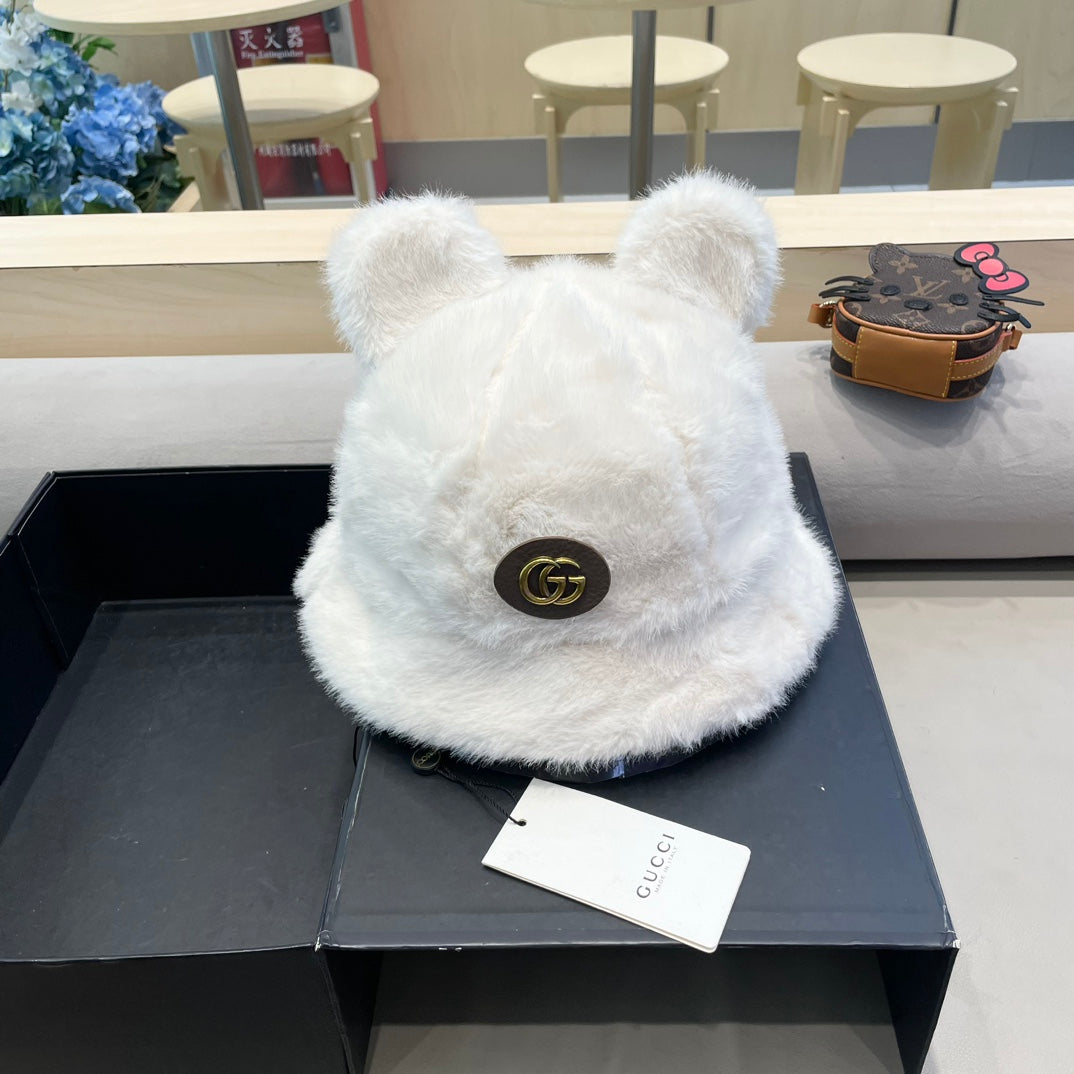 BUCKET HAT IN WHITE FLEECE 397932