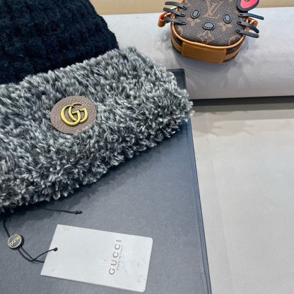 BEANIE HAT IN BLACK WOOL AND FLEECE 399548