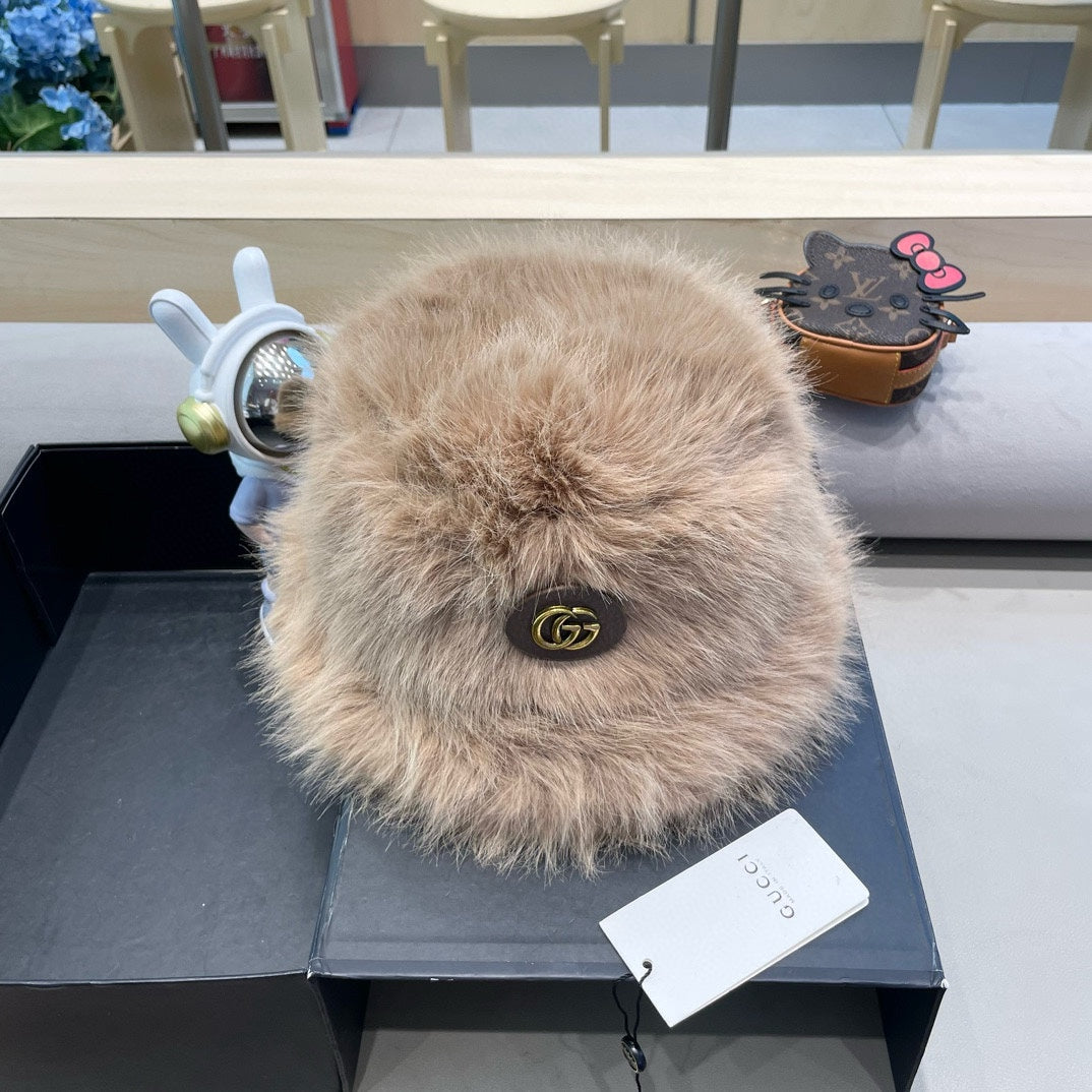 BUCKET HAT IN CAMEL BEIGE FOX FUR 404751