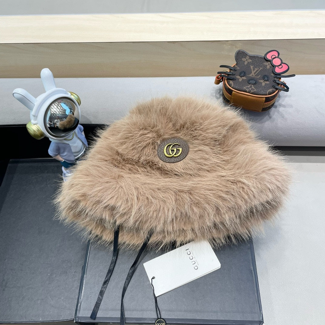 BUCKET HAT IN CAMEL BEIGE FOX FUR 404751