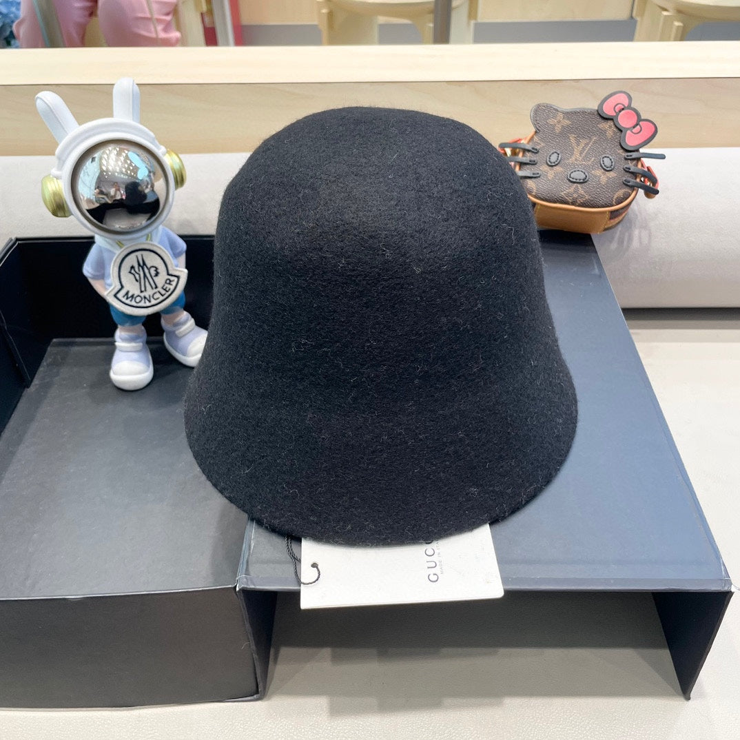 BLACK BUCKET HAT 411347