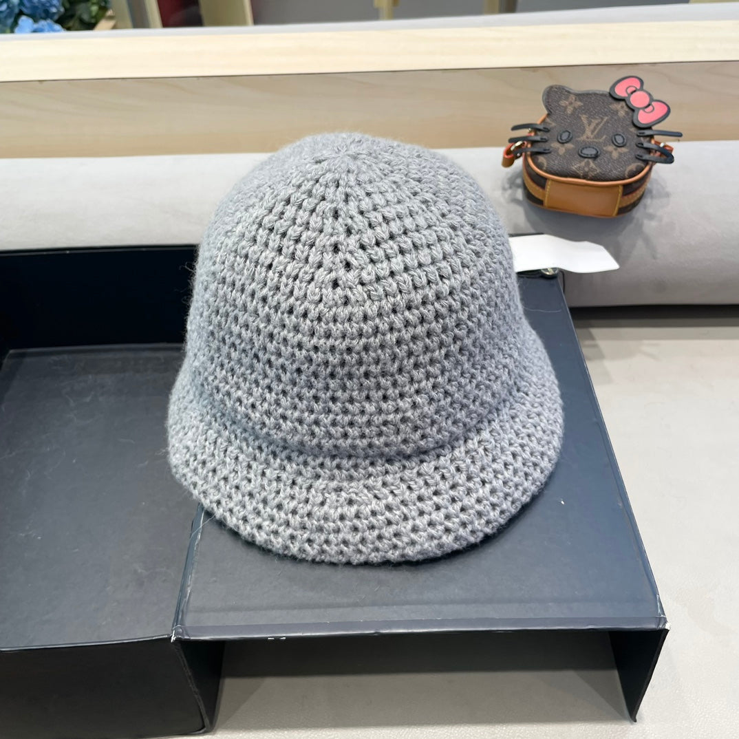 KNITTED BUCKET HAT IN STEEL GRAY WOOL 413396