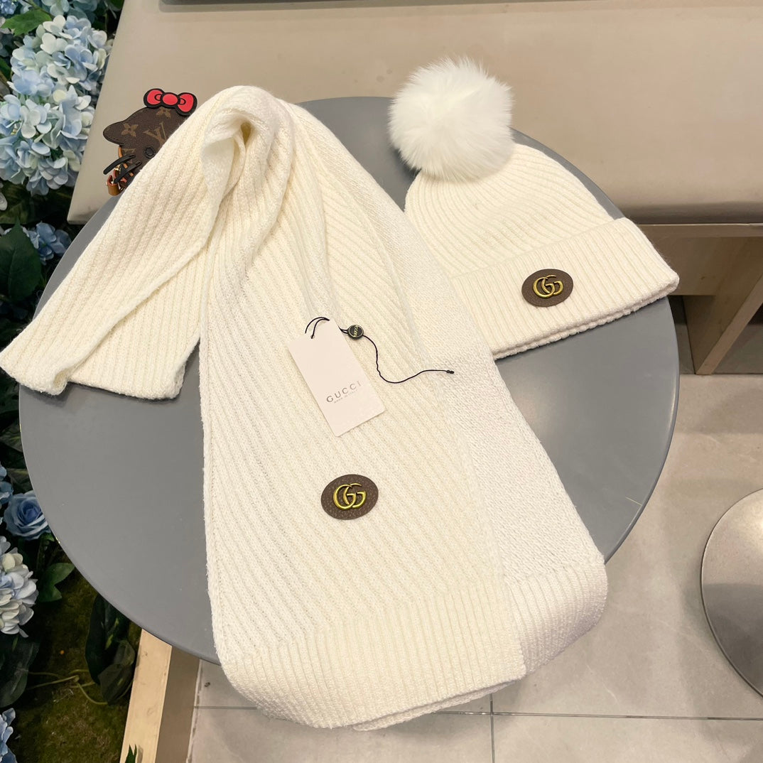 SET SCARF AND HAT IN WHITE WOOL 414780