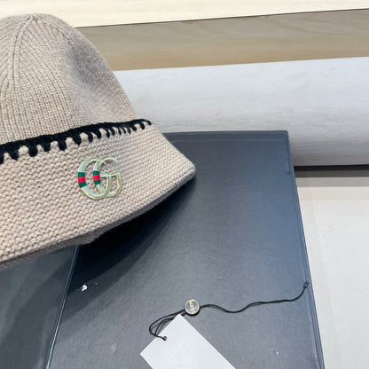 BEANIE HAT IN PEANUT BROWN WOOL 416411