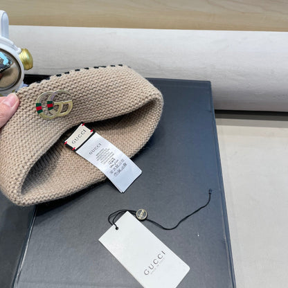 BEANIE HAT IN PEANUT BROWN WOOL 416411