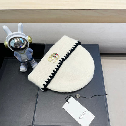 BEANIE HAT IN WHITE WOOL 416412