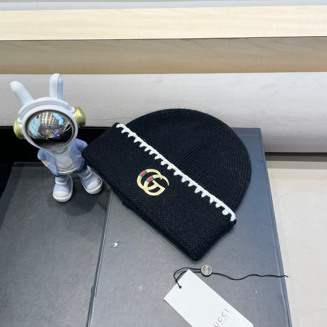 BEANIE HAT IN BLACK WOOL 416413