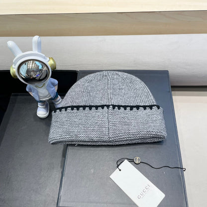 BEANIE HAT IN RHINO GRAY WOOL 416414