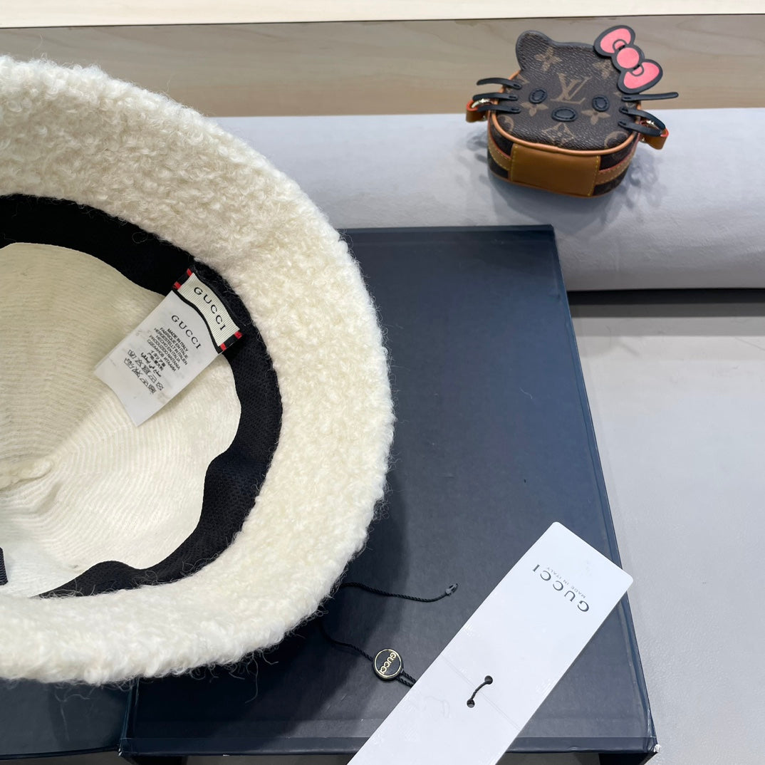 BUCKET HAT WHITE CREAM 418096