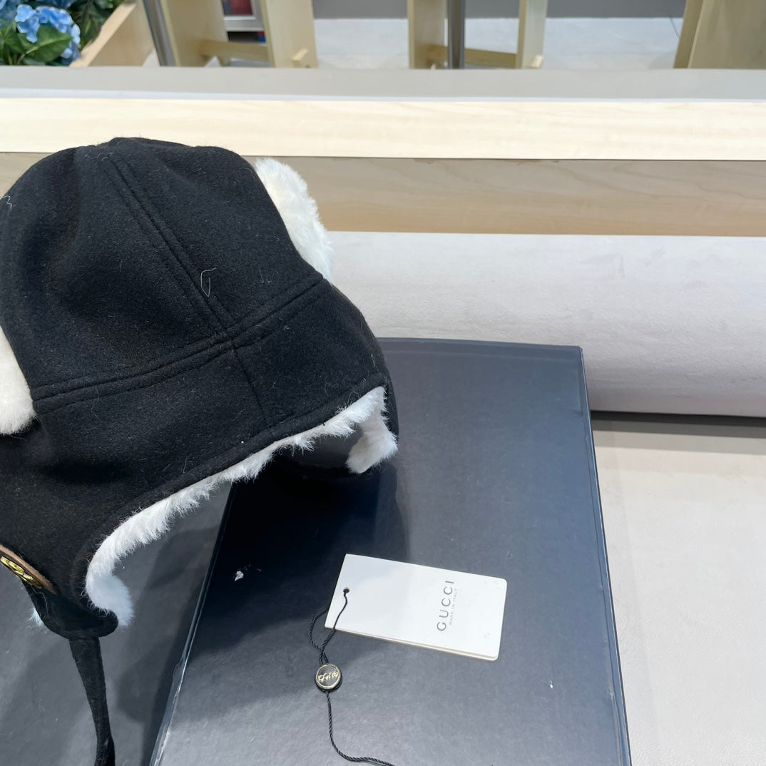 TRAPPER HAT IN BLACK SUEDE AND FLEECE 417777