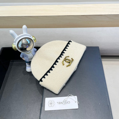 BEANIE HAT IN WHITE WOOL 419782