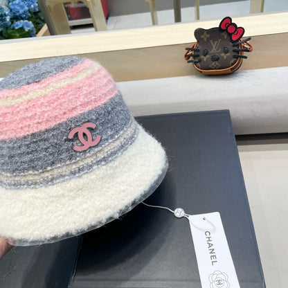 BUCKET HAT IN COLORFUL FLEECE 421128