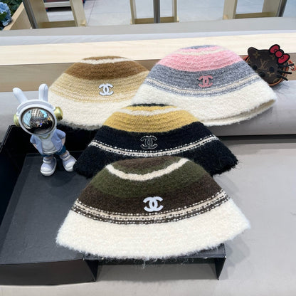 BUCKET HAT IN COLORFUL FLEECE 421130