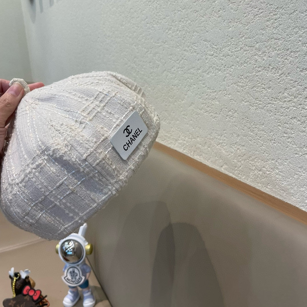 BERET HAT IN WHITE WOOL TWEED 422553